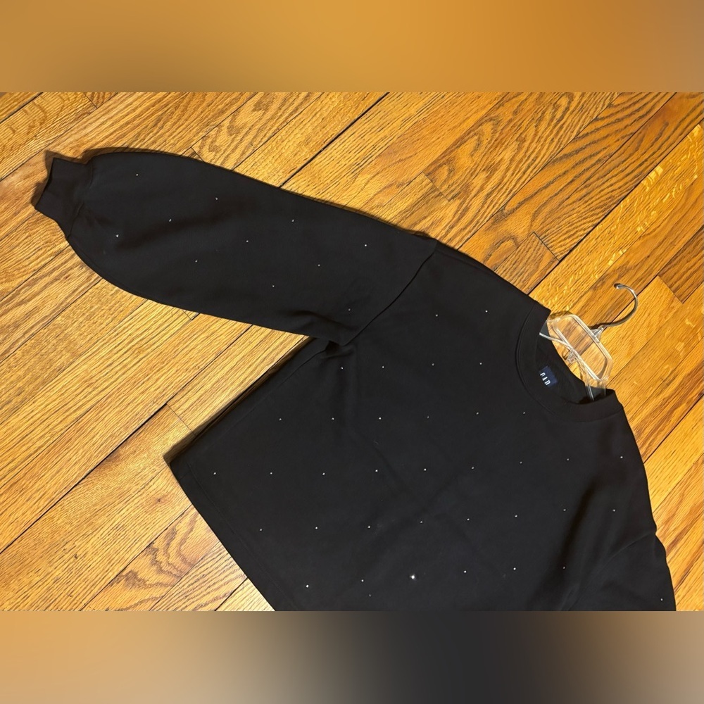 GAP Black Crewneck Sweatshirt with Logo Tag - Picture 7 of 9